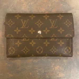 LV wallet/ passport